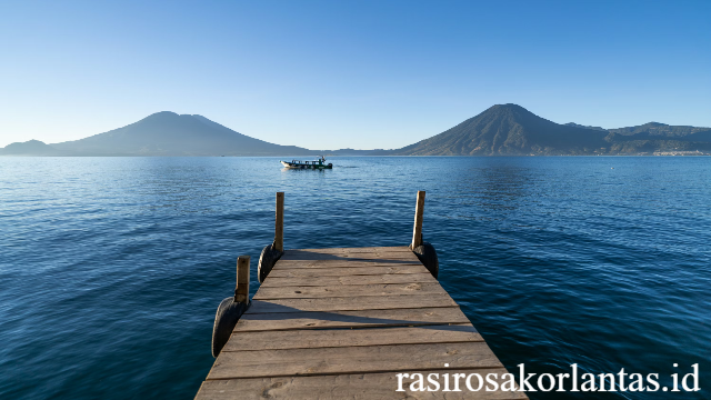 Danau Atitlán: Permata Alam Guatemala yang Memikat Dunia